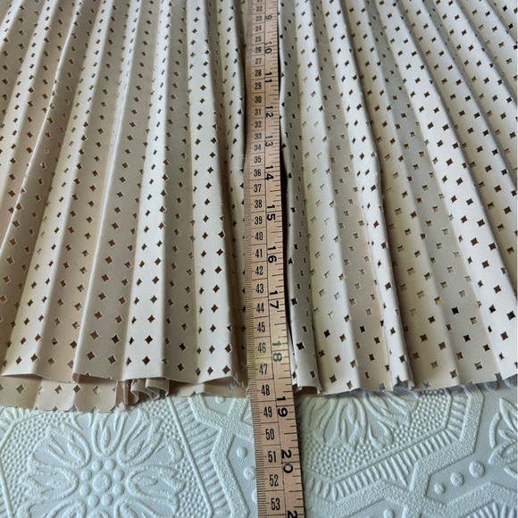 J. Crew Laser Cut Perforated Skirt Sz 8 EUC - Picture 11 of 11